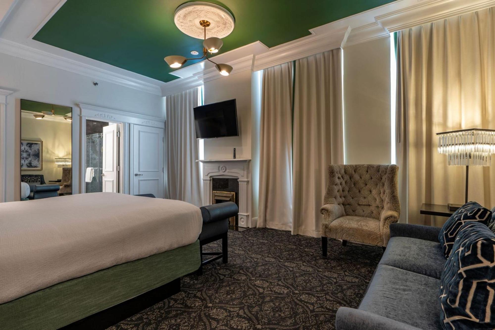 Le Pavillon, New Orleans, A Tribute Portfolio Hotel Exterior photo