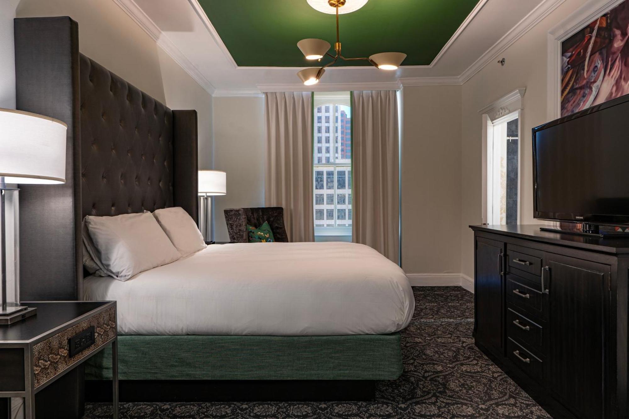 Le Pavillon, New Orleans, A Tribute Portfolio Hotel Exterior photo