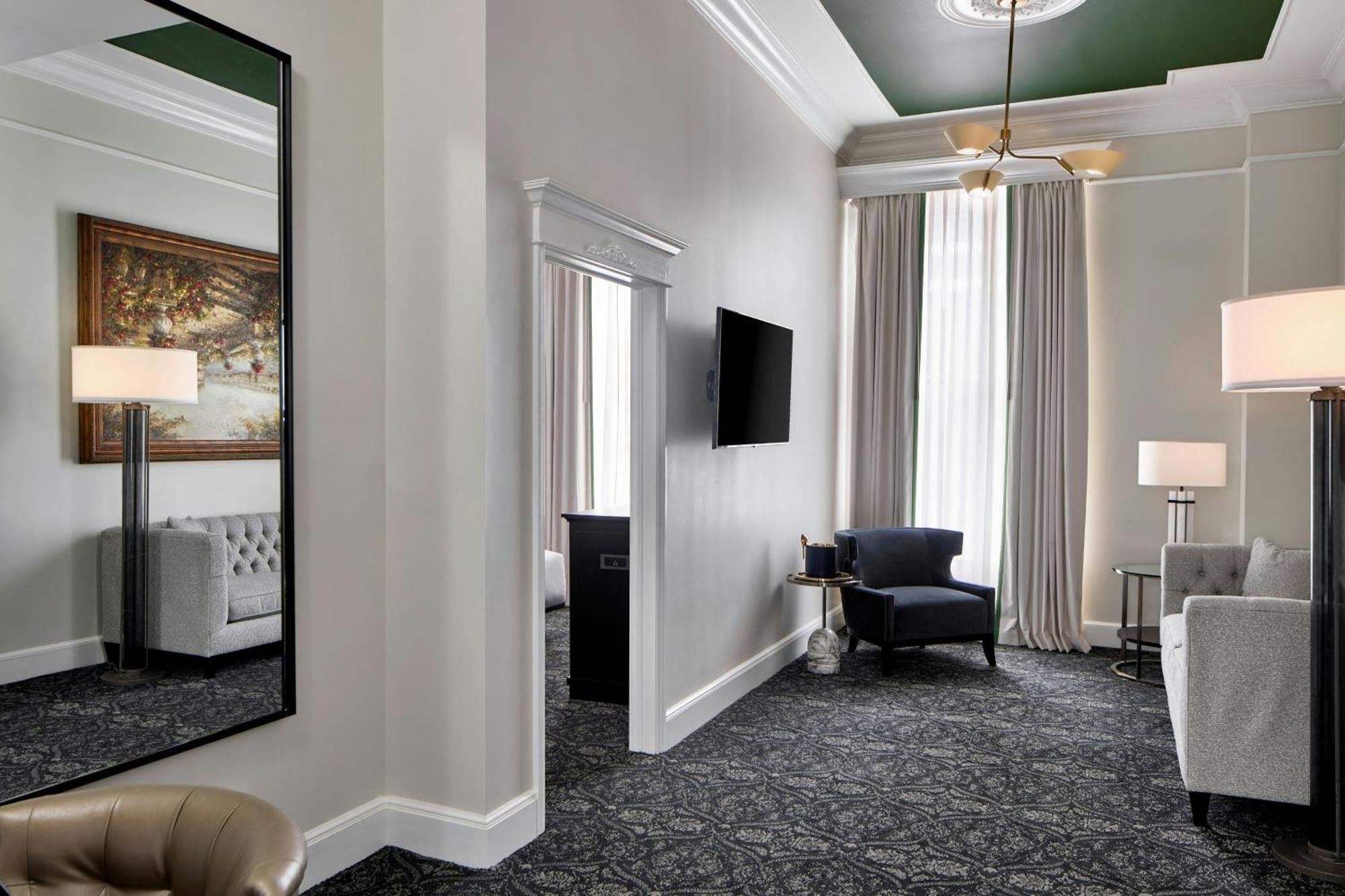 Le Pavillon, New Orleans, A Tribute Portfolio Hotel Exterior photo